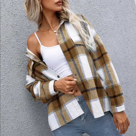 Plaid button down  jacket - Picture 6 of 16